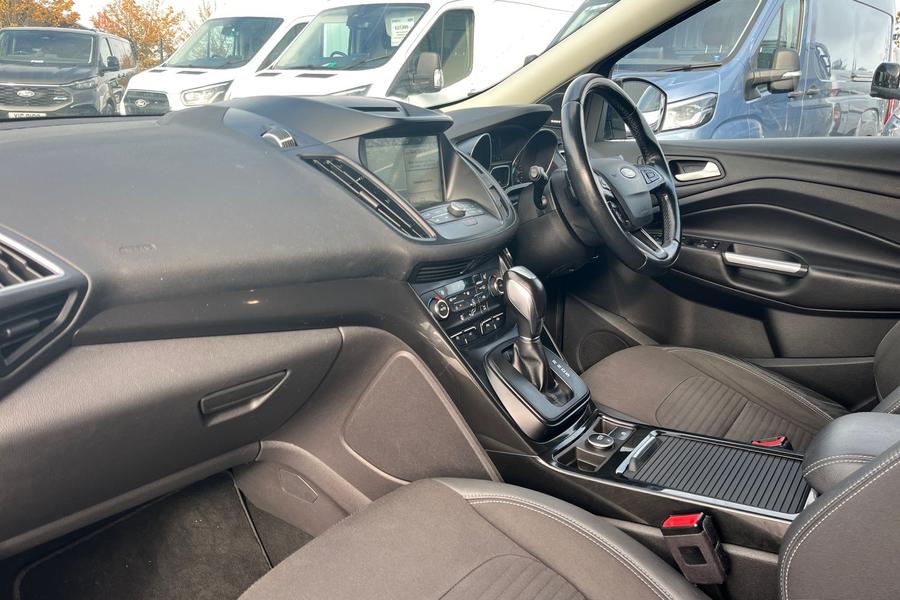 Ford KUGA Photo autoimg-5547d06bd3911dbf6020dd1f2dd67bd6072fb138.jpg