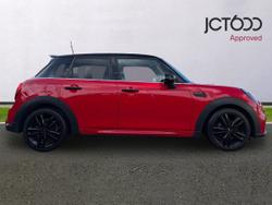 MINI Hatch Photo 4