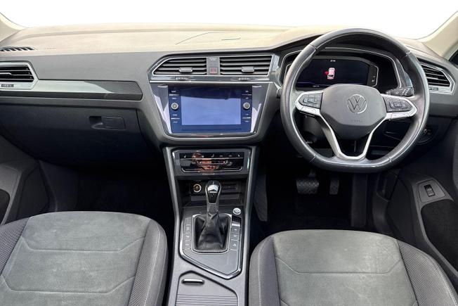 VOLKSWAGEN Tiguan Photo 10