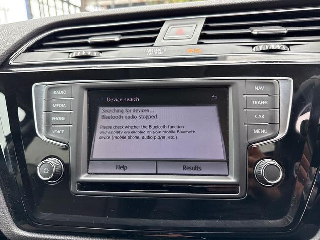 VOLKSWAGEN Touran Photo 38