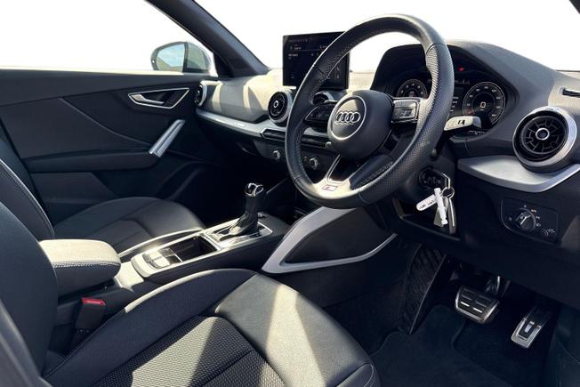 AUDI Q2 Photo 6