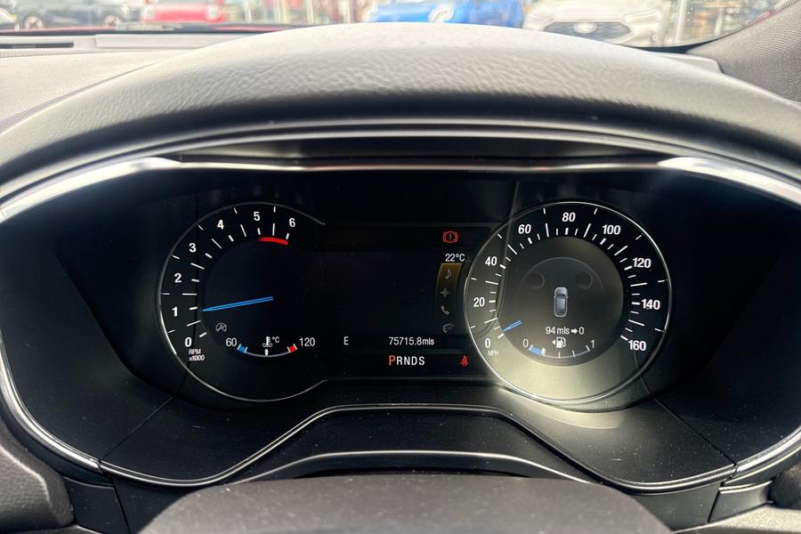 Ford MONDEO Photo autoimg-5553520f37a2cc9d9efd857fe0e3c6e3958efee8.jpg