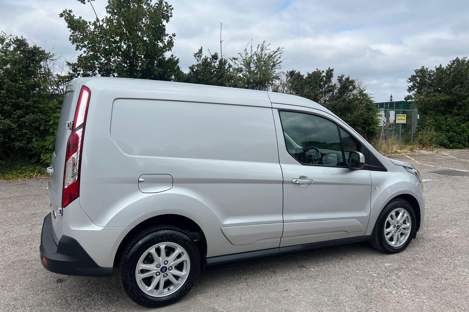 Ford TRANSIT CONNECT Photo 40