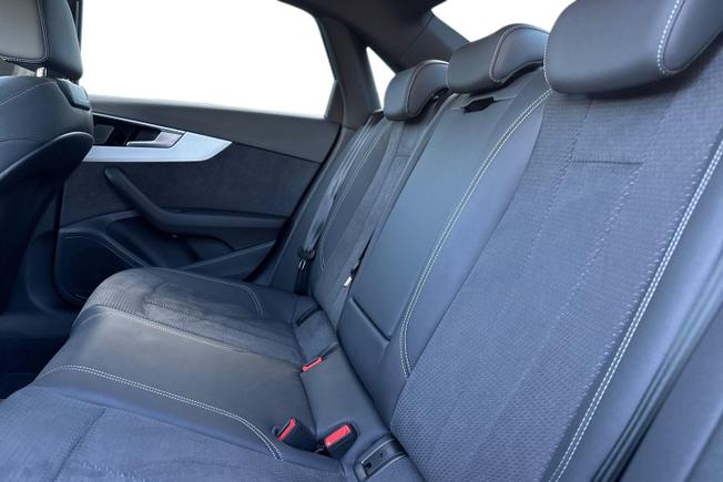 AUDI A4 Photo 9