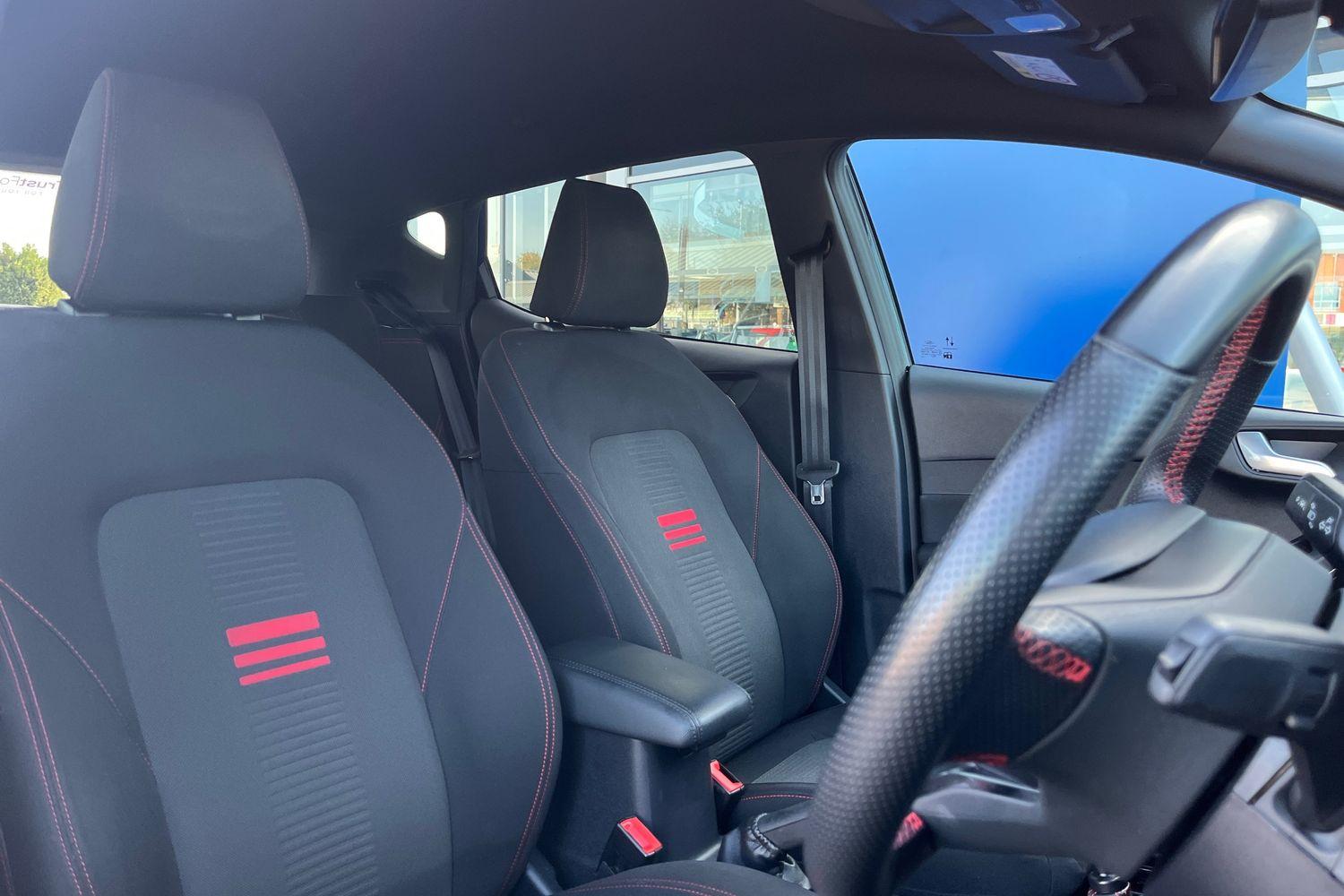 Ford Fiesta Photo 16