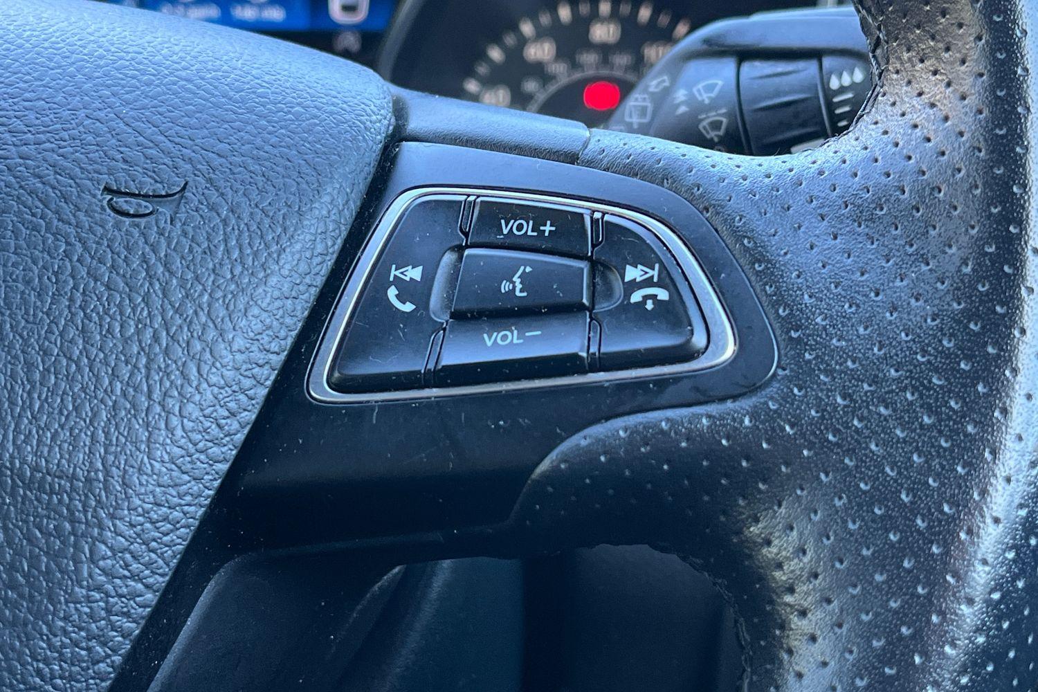Ford Focus Photo 32