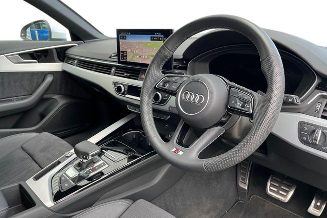 AUDI A4 Avant Photo 6