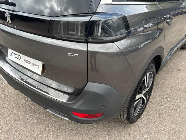 PEUGEOT 5008 Photo 18