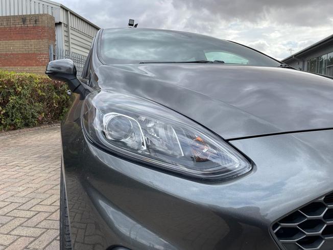FORD Fiesta Photo 19