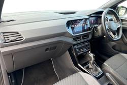 VOLKSWAGEN T-Cross Photo 2