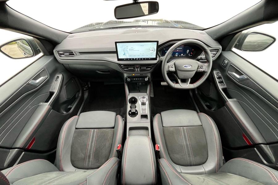 Ford Kuga Photo autoimg-556eec1bbda0634e1f577fce524c1c6f23876cb9.jpg