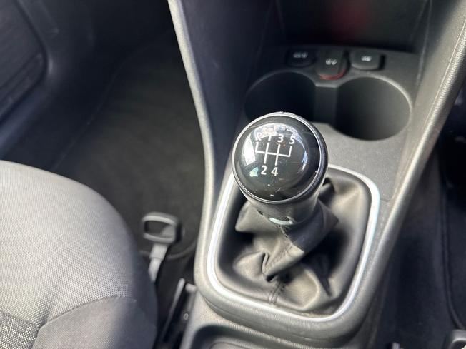 VOLKSWAGEN Polo Photo 30