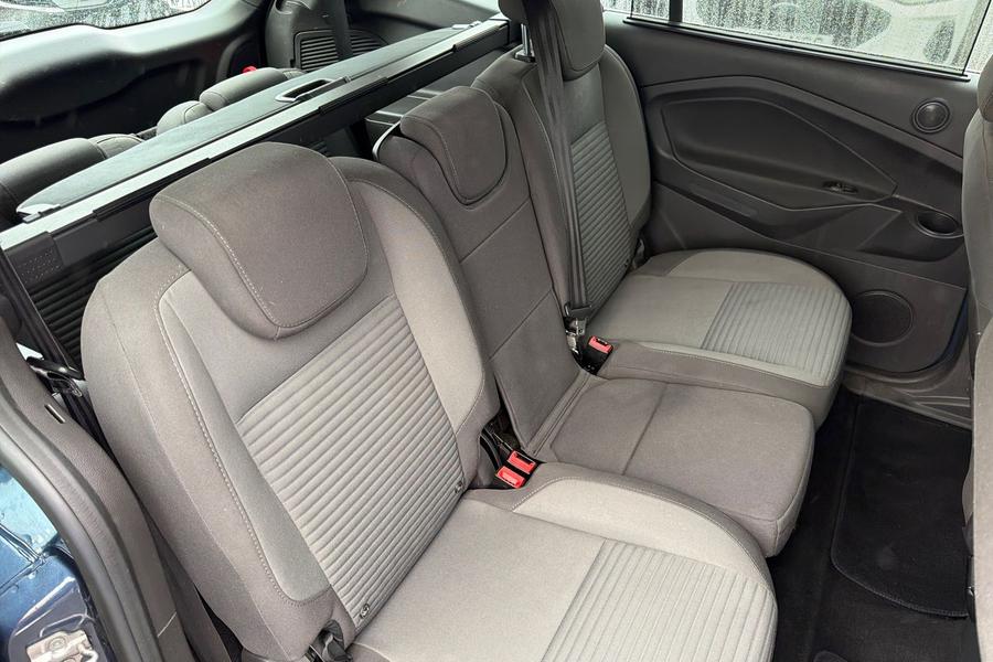 Ford GRAND C-MAX Photo autoimg-5574ae6863fc507c24b58f20577037d382758951.jpg