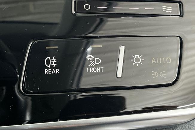 AUDI A8 Photo 26