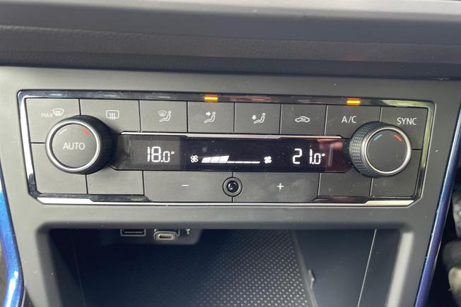 VOLKSWAGEN Polo Photo 33