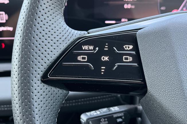 AUDI Q6 E-Tron Photo 16