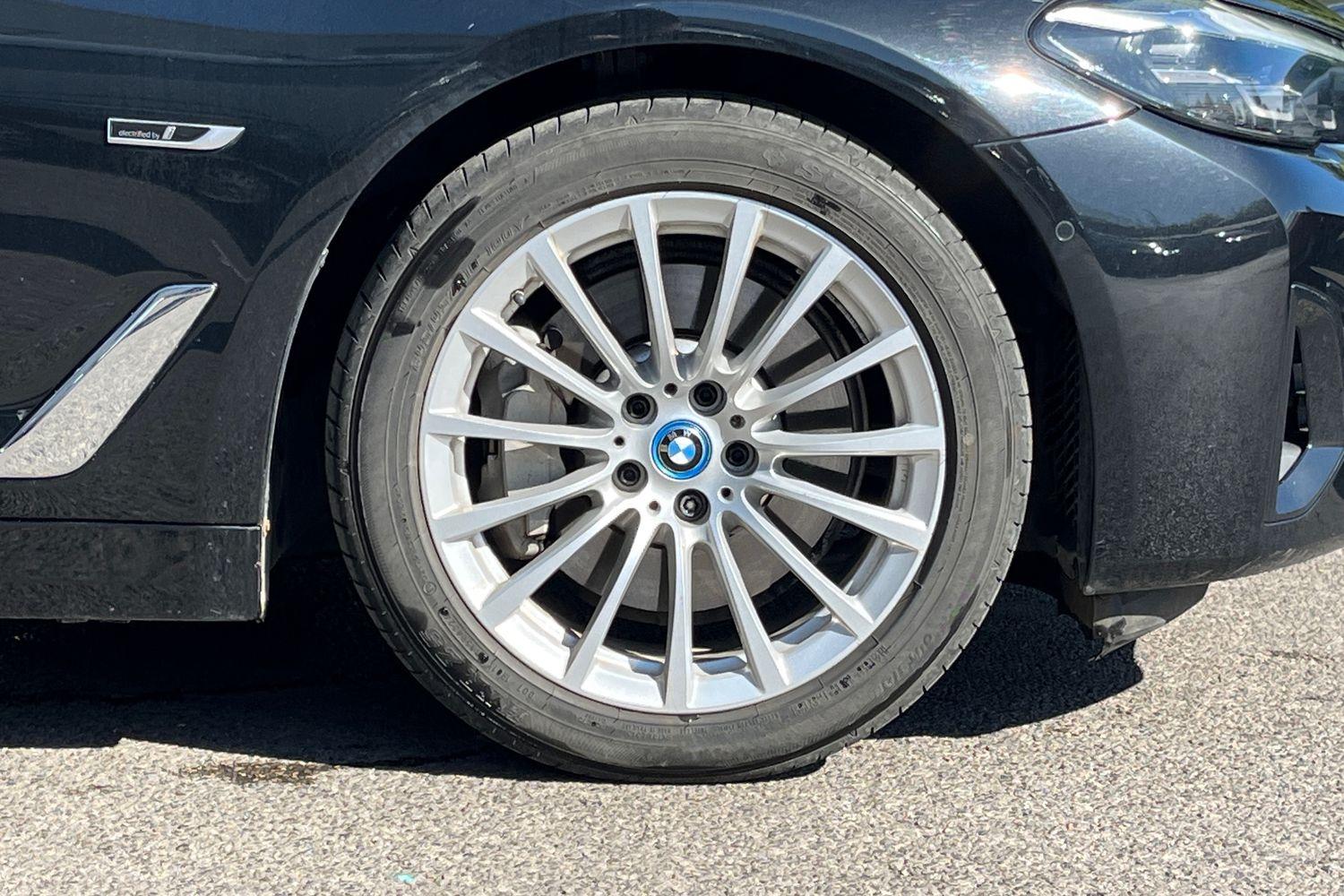 BMW 5 SERIES Photo 7