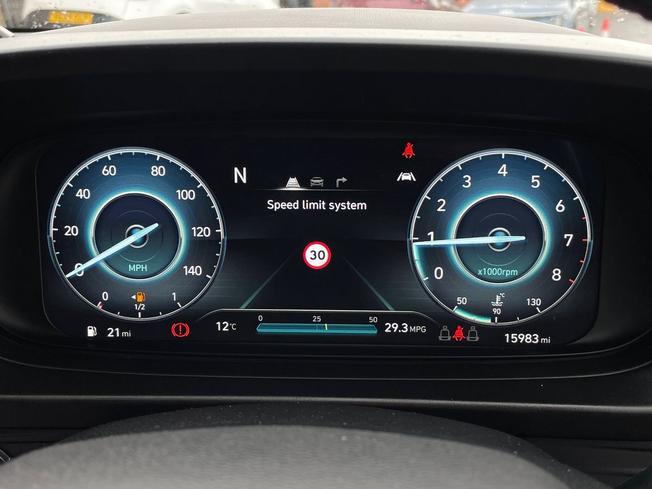 HYUNDAI i20 Photo 15