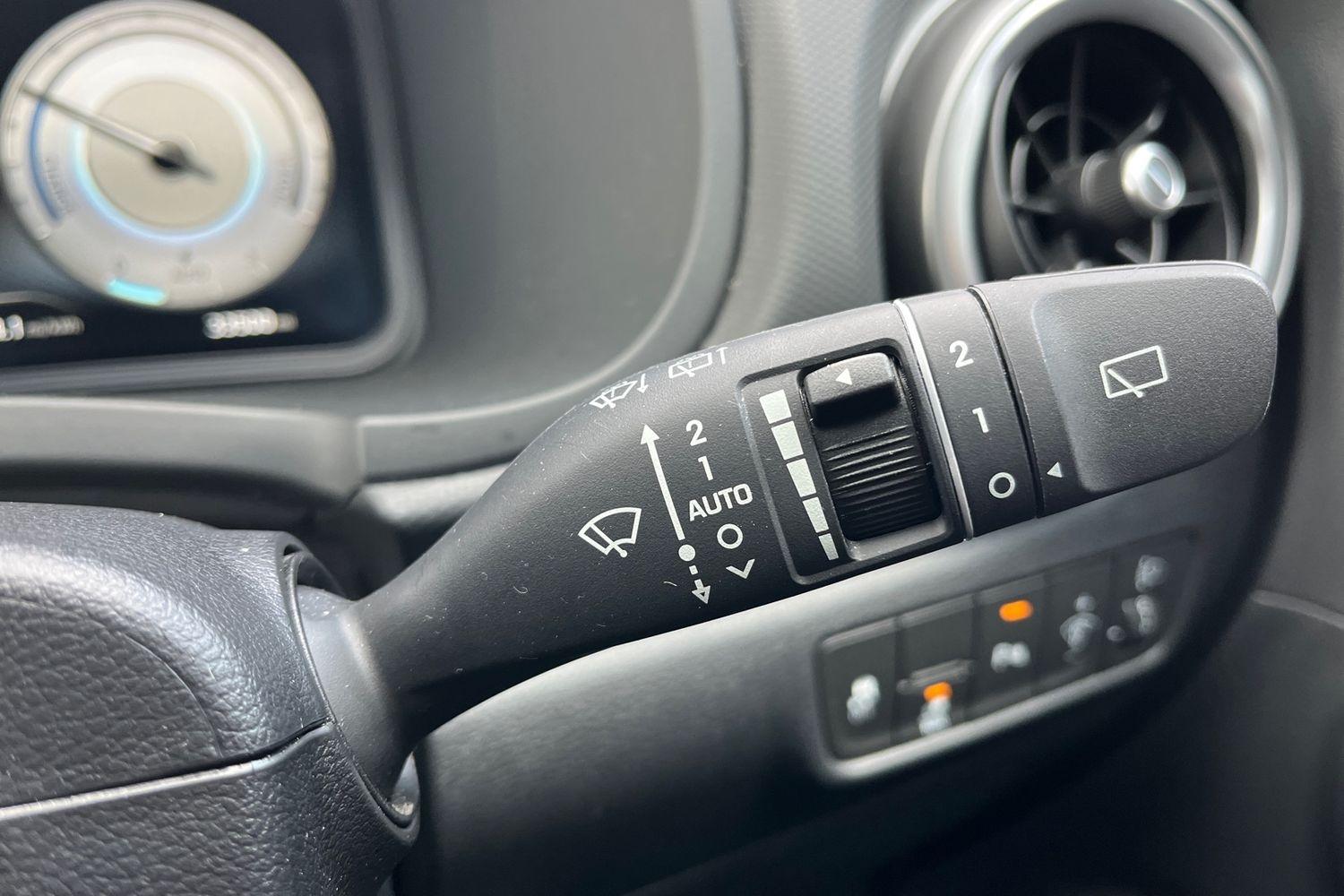 Hyundai KONA Photo 14