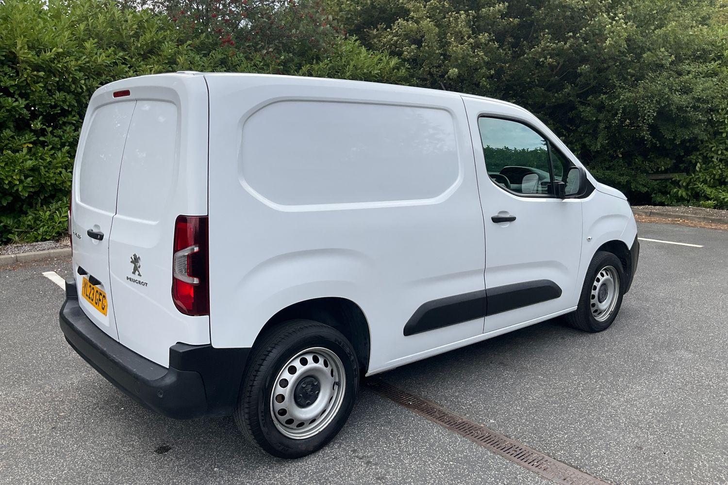 Peugeot PARTNER Photo 6