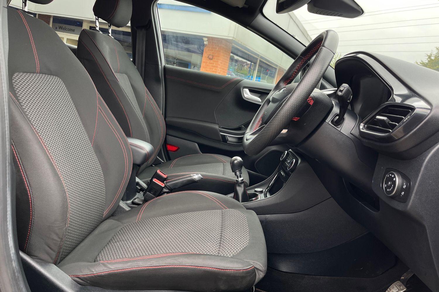Ford PUMA Photo 16