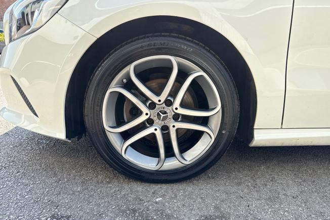 MERCEDES-BENZ A Class Photo 26