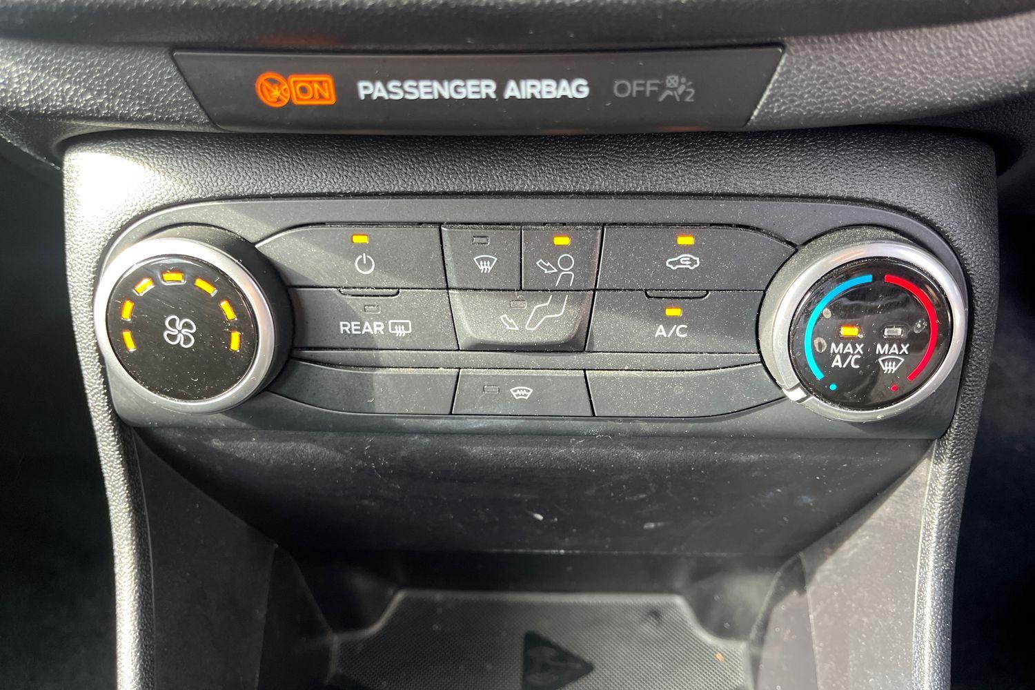 Ford FIESTA Photo 29