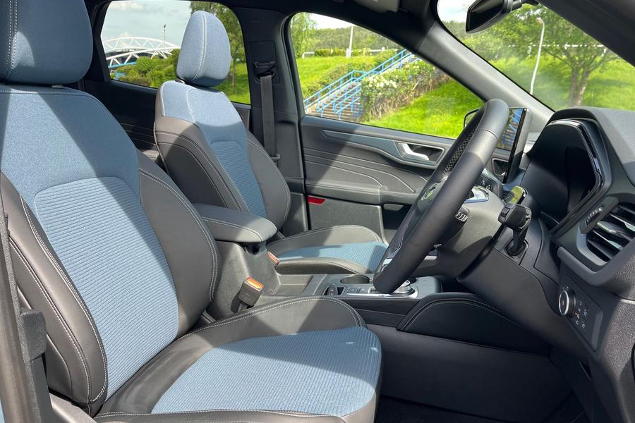 Ford Kuga Photo autoimg-558a64a00d9aab0d5891035dad7823d113113112.jpg