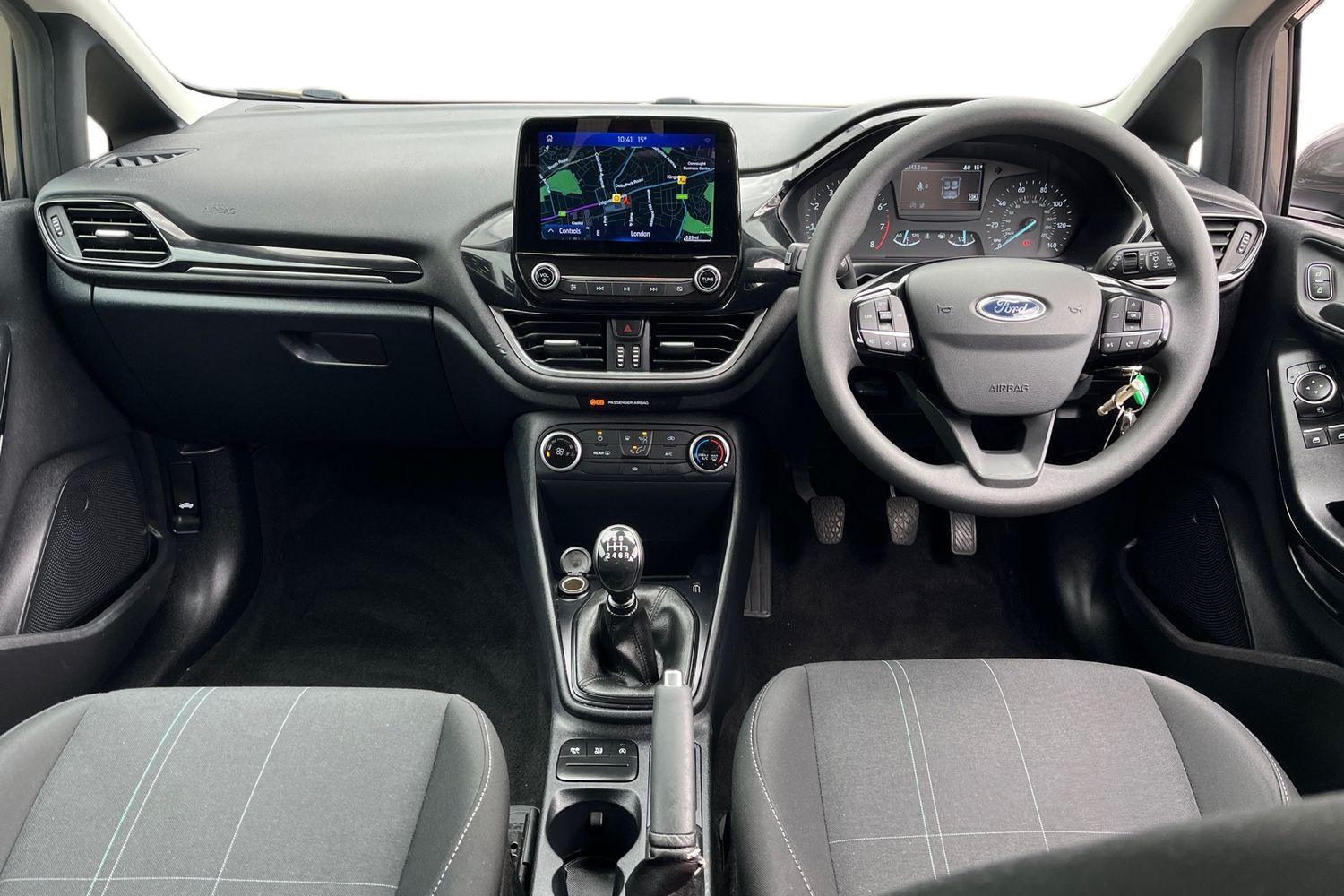 Ford Fiesta Photo 9