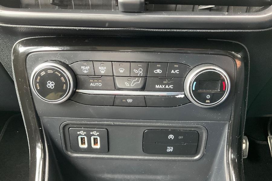 Ford ECOSPORT Photo autoimg-558d5b8785761f3a33f7fadc34d6cd718e8a1499.jpg