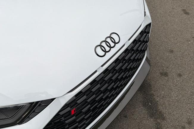 AUDI R8 Photo 26