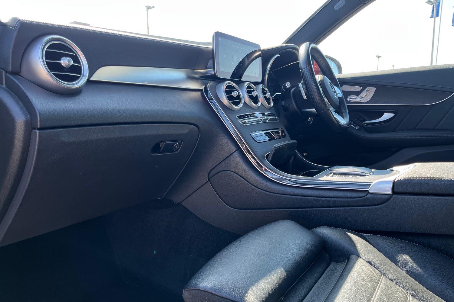 Mercedes-Benz GLC Photo 17