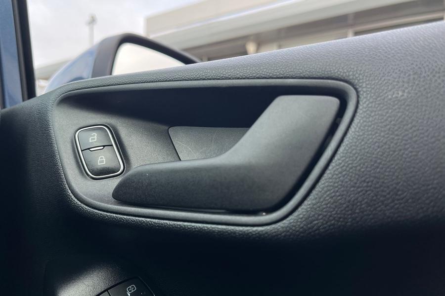 Ford FIESTA Photo autoimg-55a618c9816d9828ed27a4941f9c4ff1810248cc.jpg