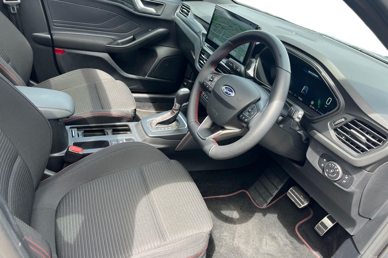 Ford Focus Photo 8