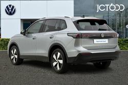 VOLKSWAGEN Tiguan Photo 3