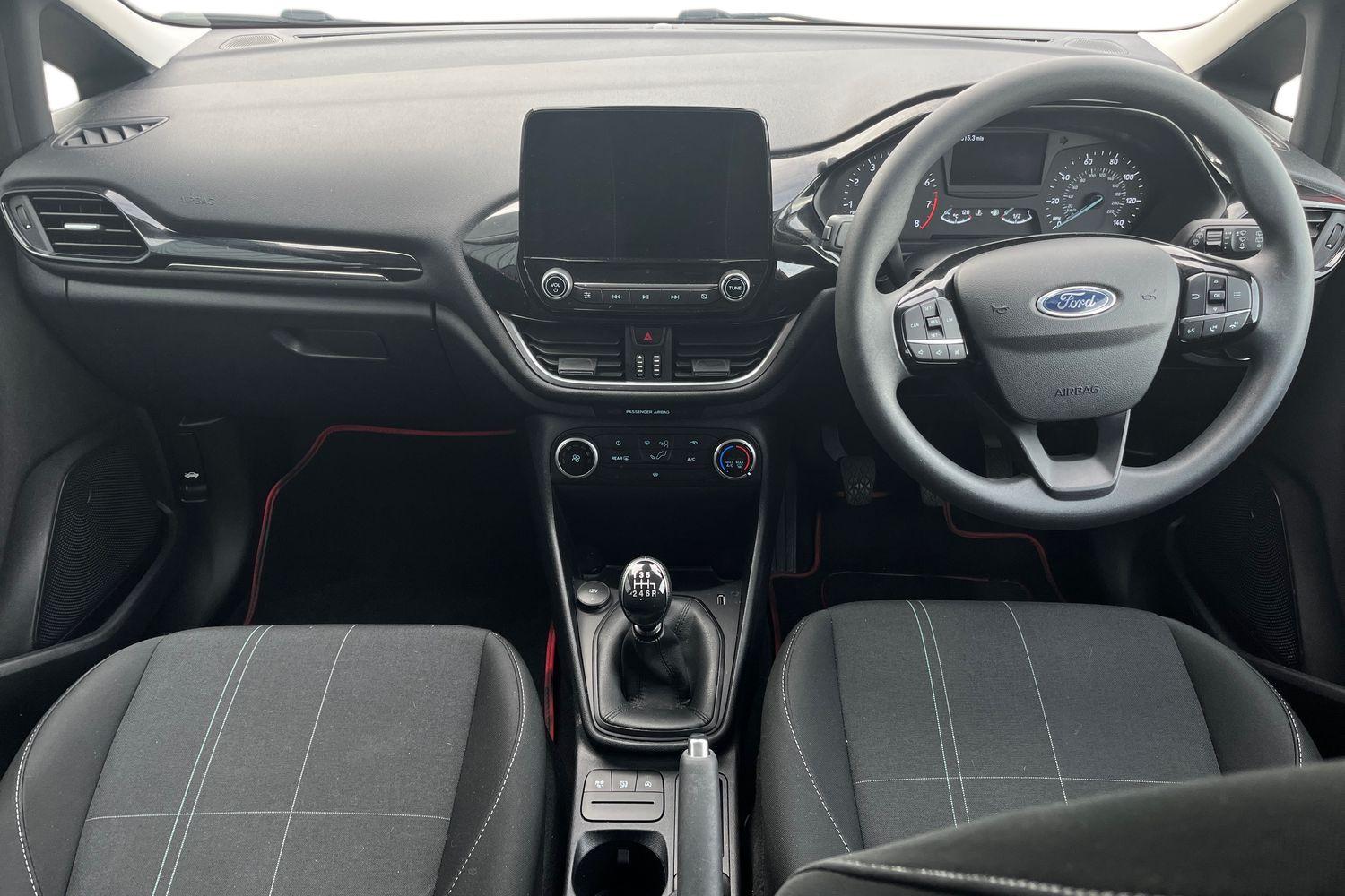 Ford FIESTA Photo 9