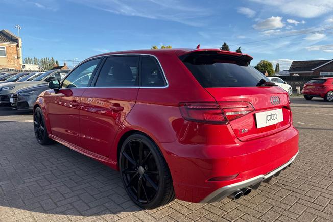 AUDI S3 Photo 26