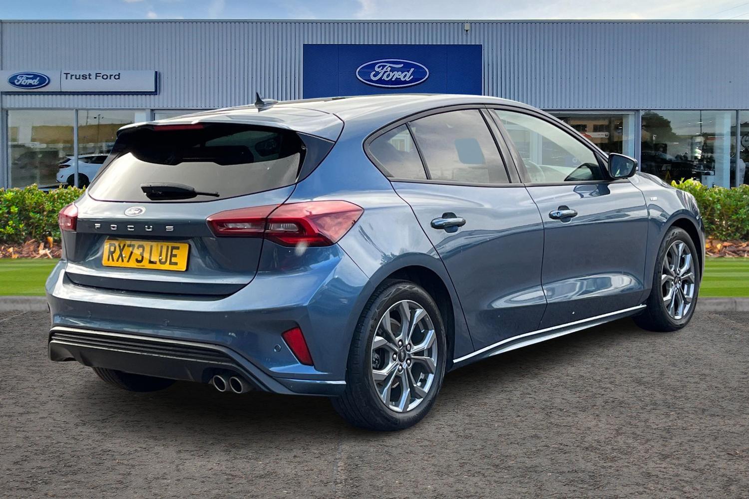 Ford FOCUS Photo 3