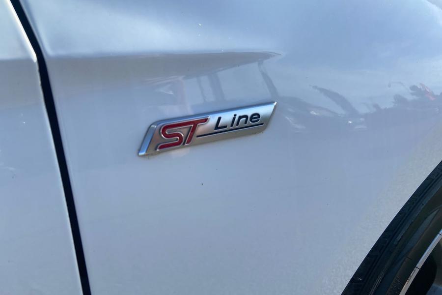 Ford FOCUS Photo autoimg-55bd274b4cf4ab7807423e30da9c881740b233e8.jpg