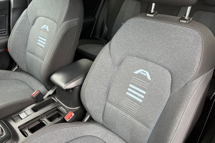 Ford FOCUS Photo autoimg-55c08e2e07ccc27bd6ef0fa4c3cf7bd47bbfb6f1.jpg