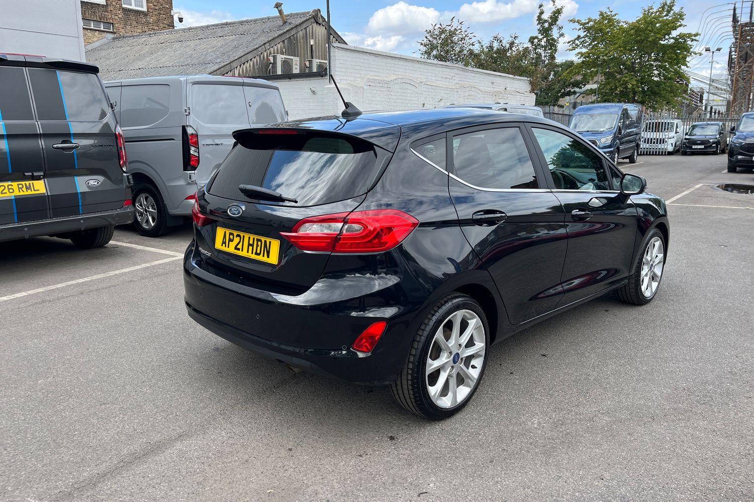 Ford FIESTA Photo 35