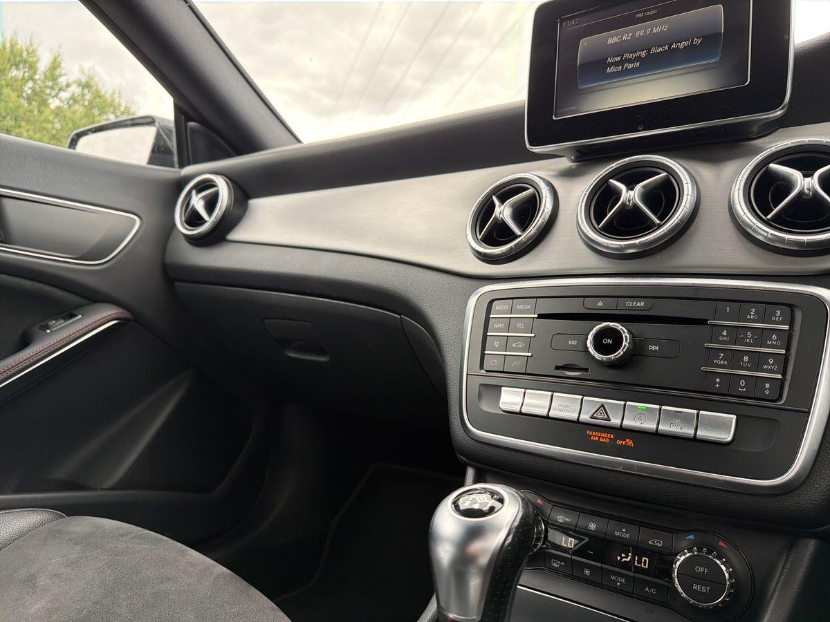 Mercedes-Benz CLA Photo autoimg-55c505049944aa61fc0bdf4dd74f9921d8cd241a.jpg
