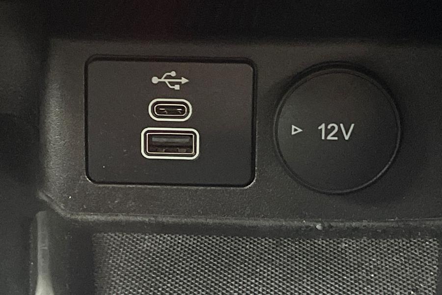 Ford KUGA Photo autoimg-55c94cfc112334d4e916868cb0c2115b3ecca2ea.jpg