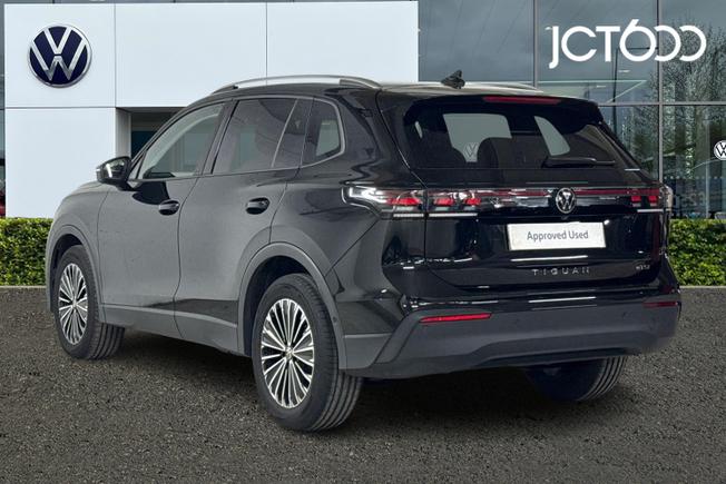 VOLKSWAGEN Tiguan Photo 3