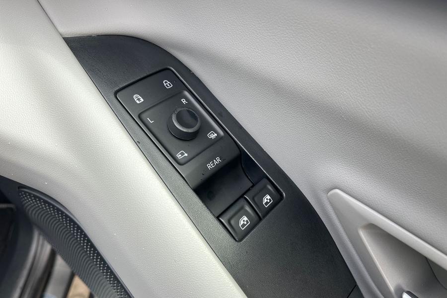 Ford Explorer Photo autoimg-55ccdb44451dcba60acb353acb243dcf27cff403.jpg