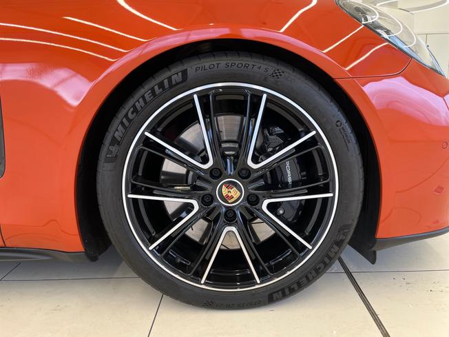 PORSCHE Panamera Photo 26