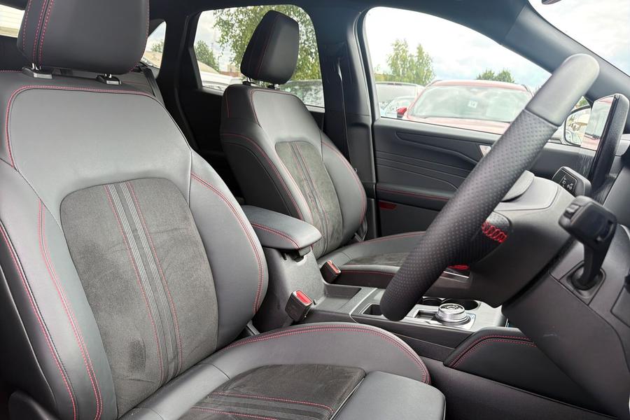 Ford Kuga Photo autoimg-55dddf03f547aa698e316407eb680c09193e401a.jpg