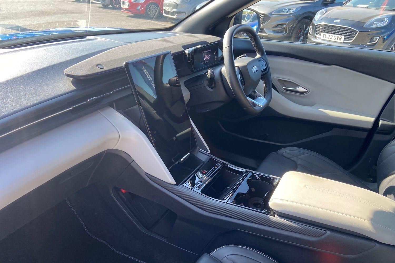 Ford Explorer Photo 17
