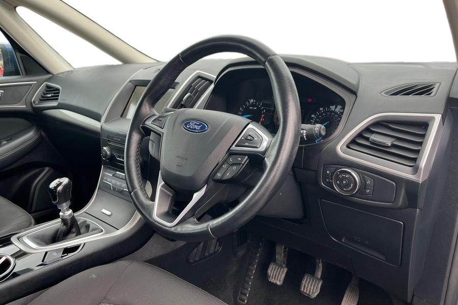 Ford Galaxy Photo autoimg-55e122280b7d78e8082d7b1360b98a6798f5207f.jpg