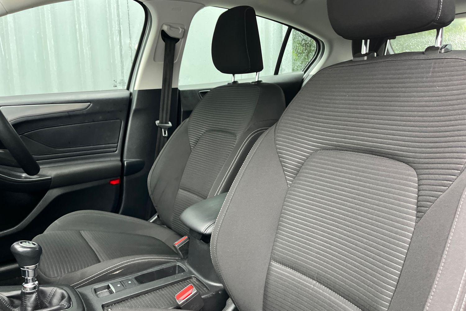Ford Focus Photo 18